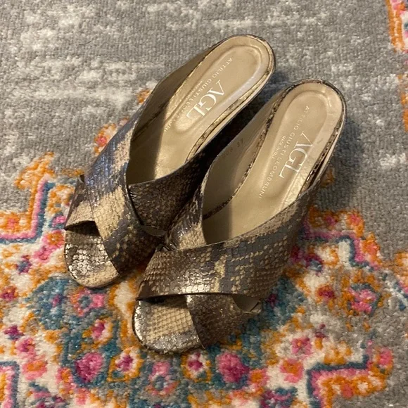 AGL sandals. Beautiful snake skin like leather pattern. - Picture 2 of 8